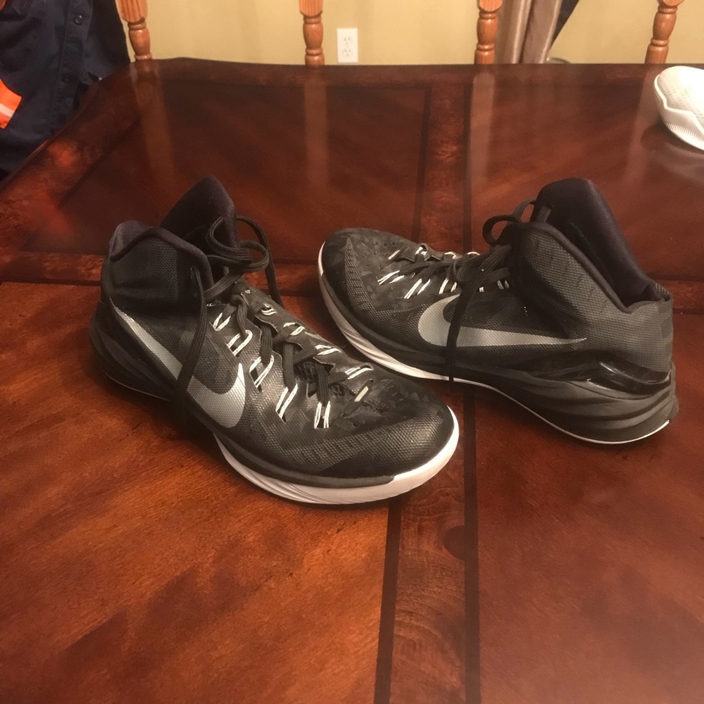 Nike Hyperdunks - image 2